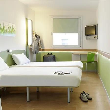 ホテル Ibis Budget Les Chaumes モントーバン