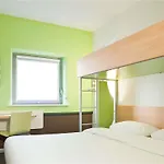 Ibis Budget Les Chaumes * Montauban