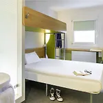 Ibis Budget Les Chaumes Hotel