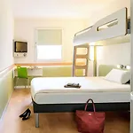 Ibis Budget Les Chaumes *