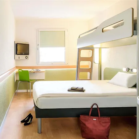 Ibis Budget Les Chaumes *