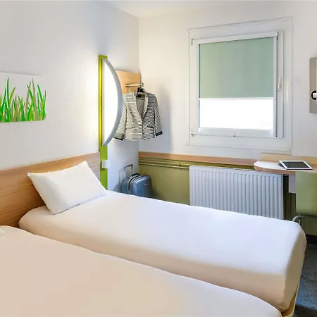 Ibis Budget Les Chaumes *