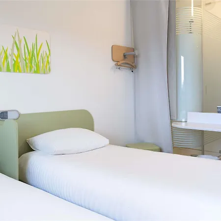 Ibis Budget Les Chaumes Hotel