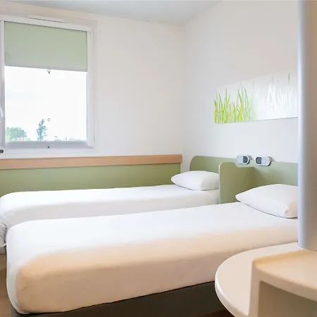 Ibis Budget Les Chaumes Hotel *