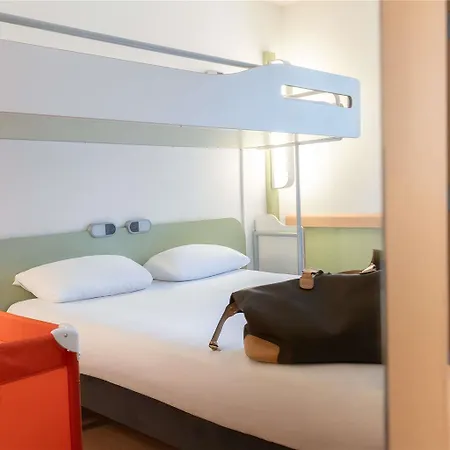 Ibis Budget Les Chaumes *