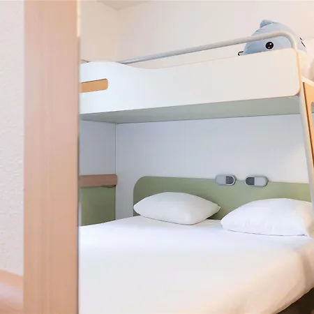 Ibis Budget Les Chaumes *