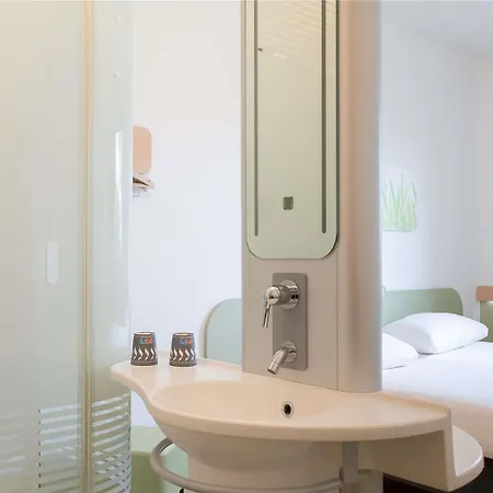 Ibis Budget Les Chaumes Hotel