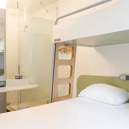 Ibis Budget Les Chaumes *
