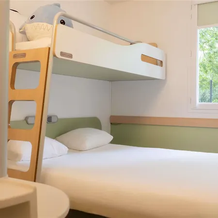 Ibis Budget Les Chaumes 호텔 *