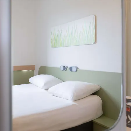 Ibis Budget Les Chaumes *